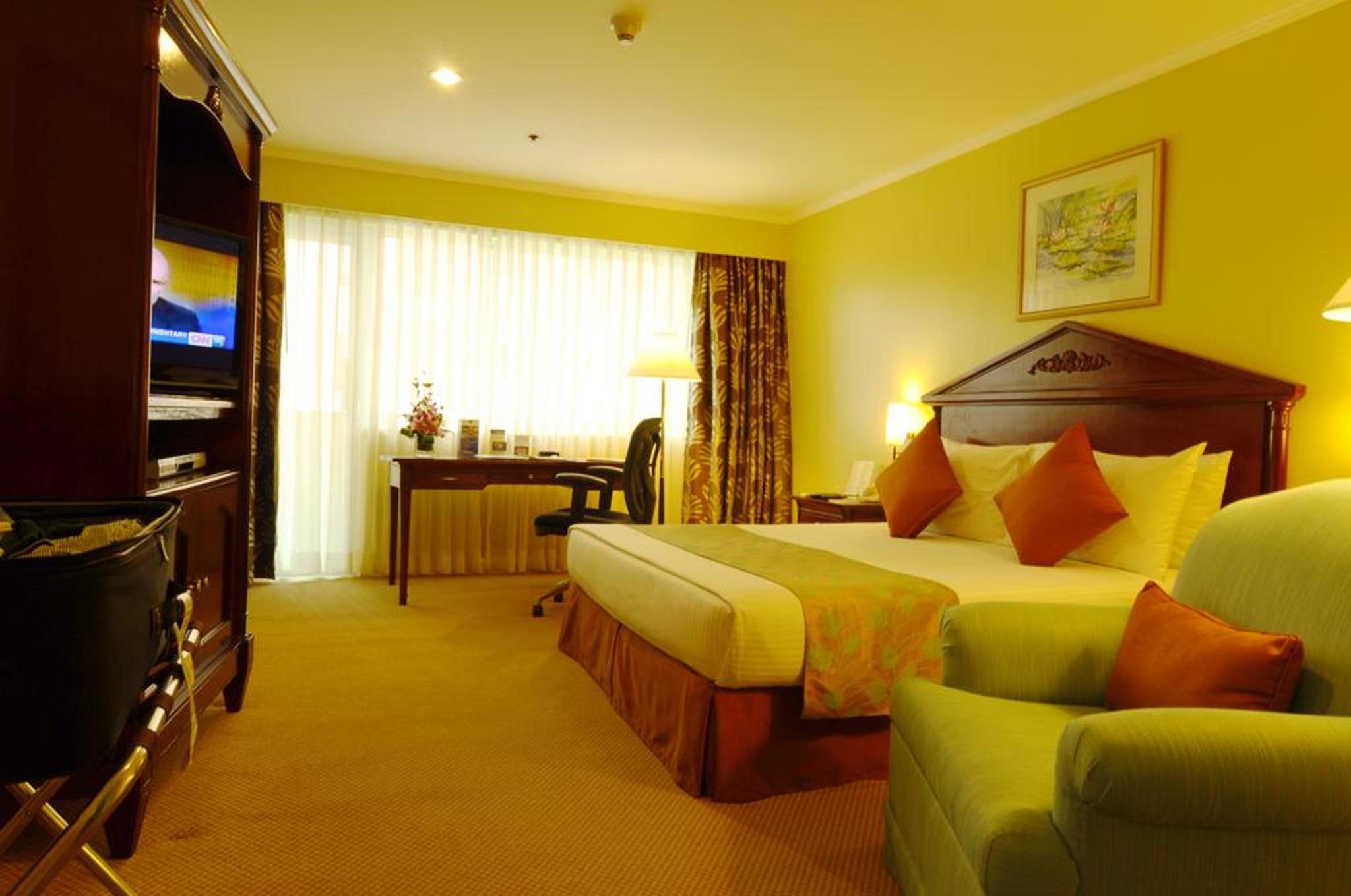 Oxford Suites Makati Makati City Esterno foto