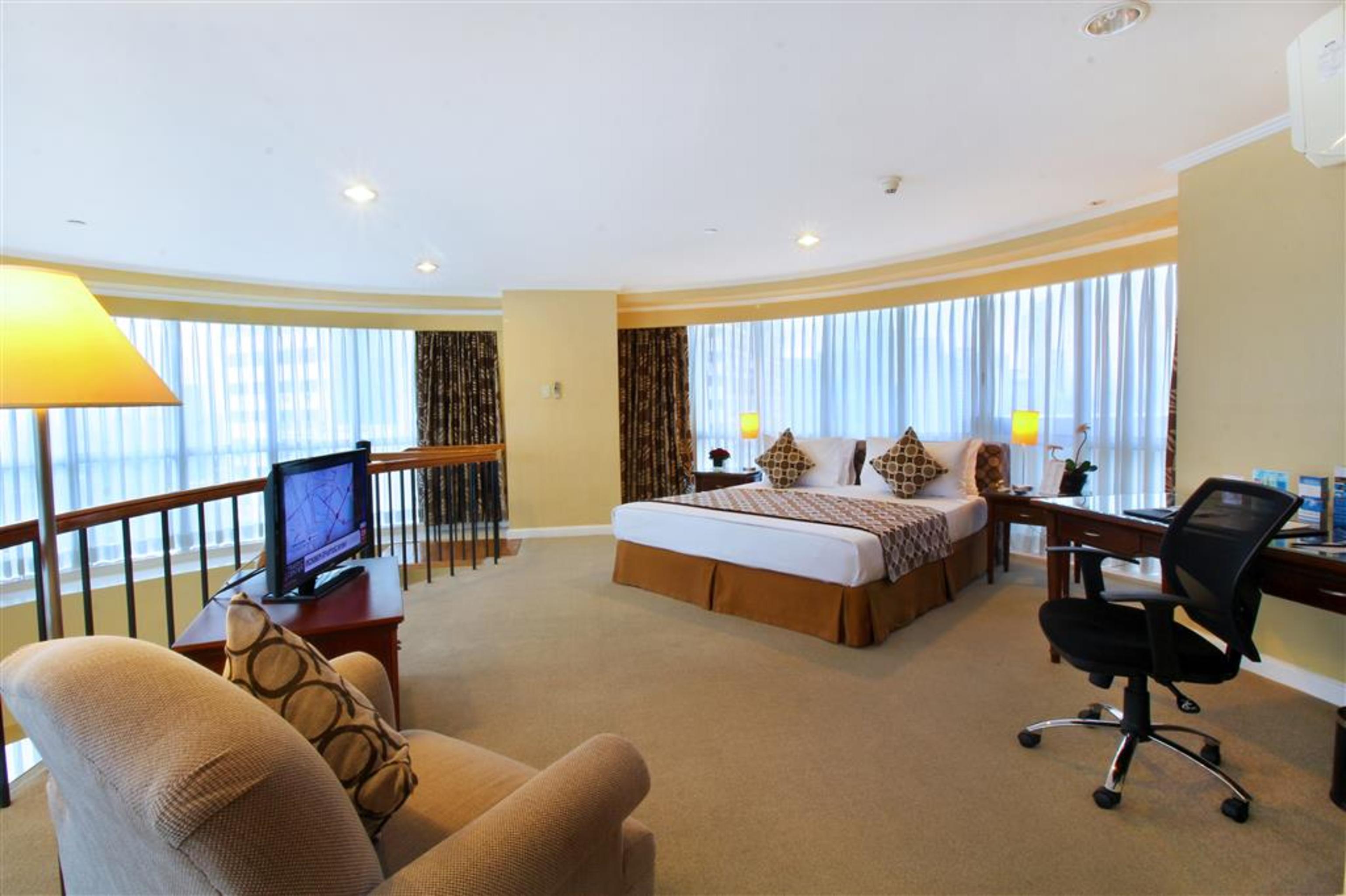 Oxford Suites Makati Makati City Esterno foto