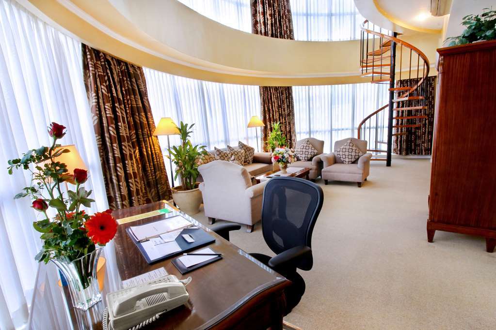 Oxford Suites Makati Makati City Esterno foto
