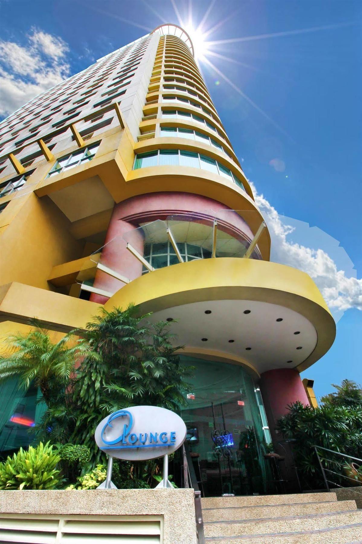 Oxford Suites Makati Makati City Esterno foto